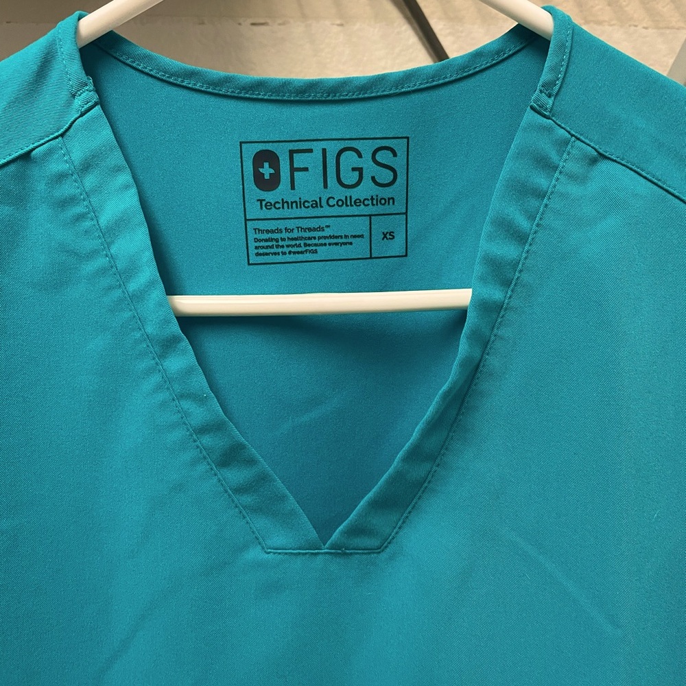 Figs teal extra small scrub SET.